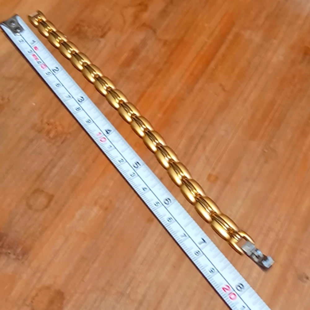 Gold magnet bracelet